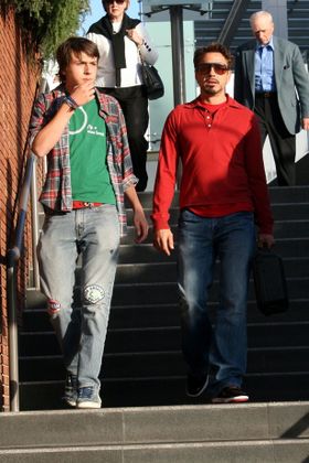 コカイン所持で逮捕されたロバート・ダウニー・Jrの息子、インディオ・ファルコナー