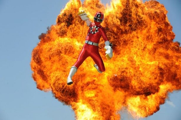 戦隊ヒーローになくてはならないド派手な爆発シーンも