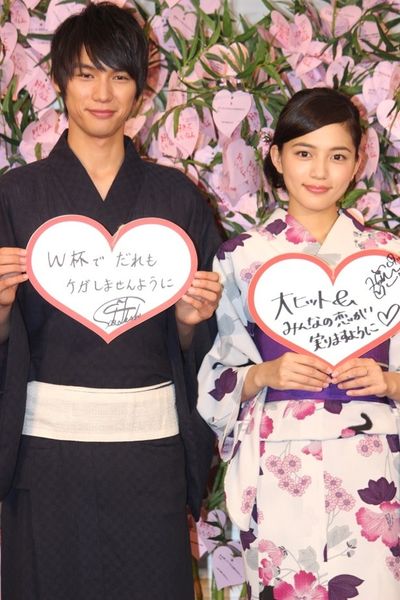 『好きっていいなよ。』のイベントで願い事を披露した川口春奈と福士蒼汰