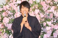 【SALE】福士蒼汰・川口春奈さん掲載ページ（ポスターサイズ）#9545 映画 好きっていいなよ。スポットCM動画。主題歌篇 大ヒット上映
