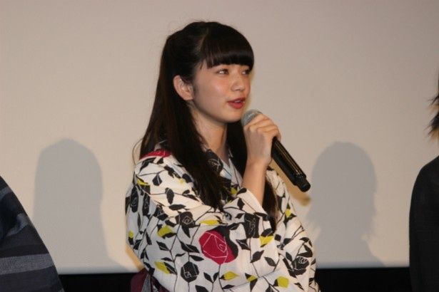 失踪した美しき優等生の娘・加奈子役の小松菜奈