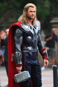 クリス・ヘムズワース 　直筆サイン入りフォト　マイティ・ソー アベンジャーズ 2025年最新】クリス・ヘムズワース サインの人気アイテム - メルカリ