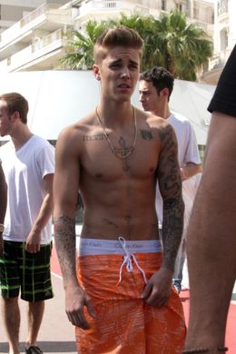 ジャスティン・ビーバーがカルバン・クラインの下着モデルに！