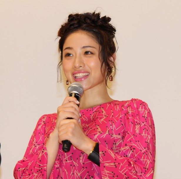 川辺未香子役の石原さとみ