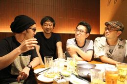 映画談議はまだまだ終わらない！参加してくれたのは、(左から)相馬学さん、高橋諭治さん、相田冬二さん、村山章さん