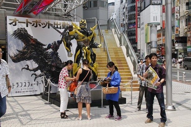 まさに渋谷の街がトランスフォーマー一色となった