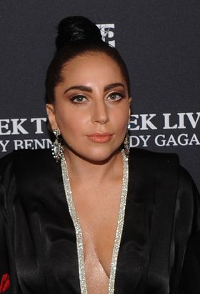 ベルリンの壁崩壊25年を迎える11月9日に、ドイツでのパフォーマンスを切望しているガガ