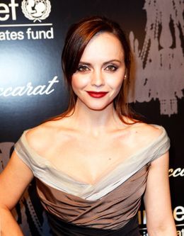 男児を出産したクリスティーナ・リッチ