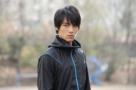 福士蒼汰演じる新人俳優・一ノ瀬リョウはその人気から高飛車なところも