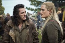 前作『ホビット 竜に奪われた王国』から登場のバルド(写真左)とレゴラス