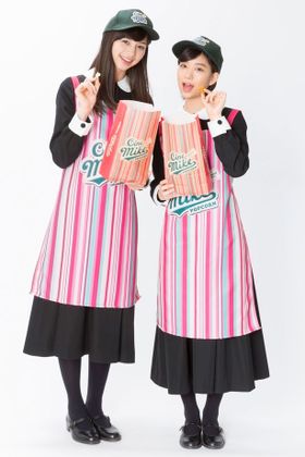 中条あやみと森川葵が、TOHOシネマズのフレーバー・ポップコーン“シネマイク”の新フレーバーをプロデュース！エプロン姿がかわいい！