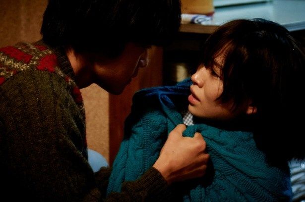 恵美子は拒絶されても洋(池松)に「好きだ」という気持ちを告げ続ける