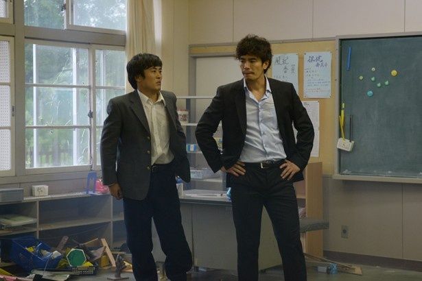 「キス我慢選手権」の大ファンでDVDをほとんど観ているという伊藤英明も出演