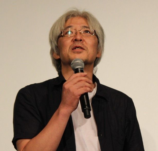 初日舞台挨拶に登壇した黄瀬和哉総監督