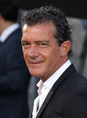 アントニオ・バンデラス、新恋人とロマンチックなデート