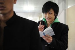 常にNo.1の機嫌を損ねないように気を遣うアキラ(『アキラNo.2』)