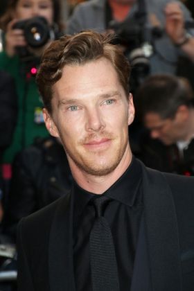 最もセクシーな男カンバーバッチが濡れシャツで登場