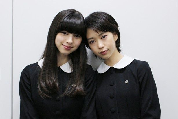 撮影中にじゃれ合う姿もとびきり可愛い2人