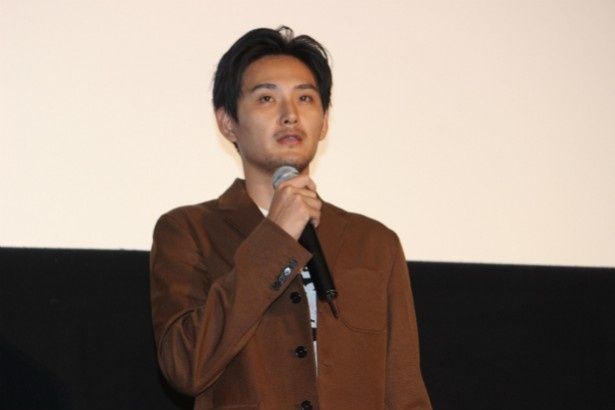 行天春彦役の松田龍平