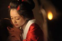 大人の色気を感じさせる『花宵道中』の朝霧（安達祐実）