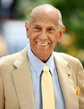 世界的なファッションデザイナーのオスカー・デ・ラ・レンタが死去