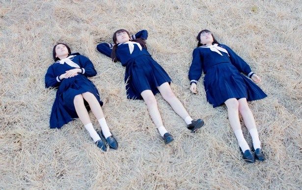 出演したのは生田絵梨花、秋元真夏、橋本奈々未(写真右から)