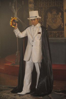 ピース綾部演じる仮面ライダーの強敵、ゾルーク東条（仮面ライダールパン）