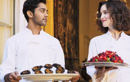 新星俳優、マニッシュ・ダヤルとシャルロット・ルボン。その演技はスピルバーグのお墨付き！