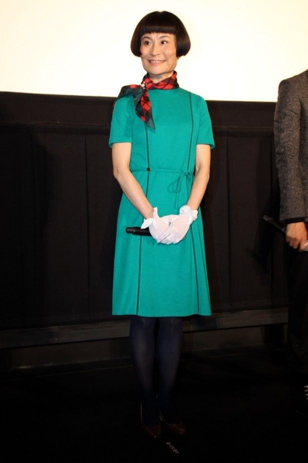 【写真を見る】向井理から『キック・アス』やクリスマスツリーのようだと言われた片桐はいりのワンピース