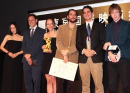 『神様なんかくそくらえ』がグランプリを受賞