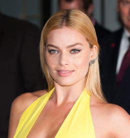 マーゴット・ロビー、乳首露出のハプニング！