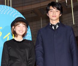 お台場ヴィーナスフォートのイルミネーション点灯式に登場！