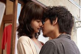 主役・志乃を演じる多部未華子と志乃が想いを寄せる京志郎を演じる綾野剛