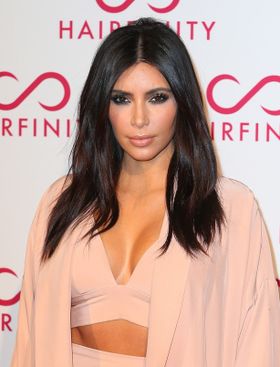 インターネットを壊すキム・カーダシアンのおしり！