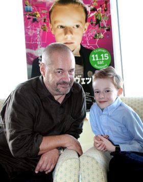 『天才スピヴェット』のジャン＝ピエール・ジュネ監督と、天才子役のカイル・キャトレット