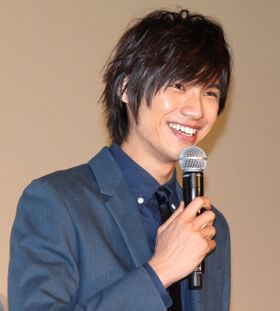 福士蒼汰の生“じぇじぇ！”に大歓声！