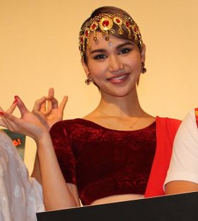 天然発言で会場の笑いを誘った水沢アリー