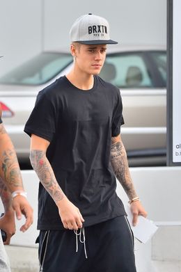 ジャスティン・ビーバー、猿の次は犬を置き去りに！