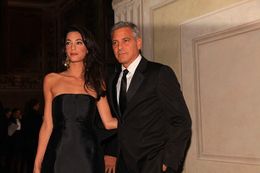 9月に結婚したジョージ・クルーニーと妻アマル・クルーニー