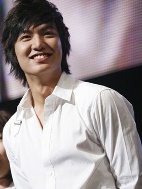 道明寺司を演じたイ・ミンホ。「熱烈な歓声を送ってもらいとても幸せです」と満面の笑顔