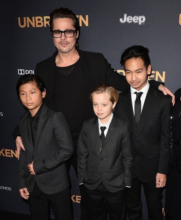 水疱そうのアンジーに代わって『Unbroken(原題)』のプレミアに登場した子どもたちとブラピ
