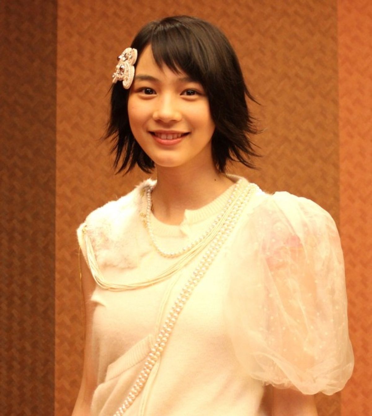 能 年 玲奈
