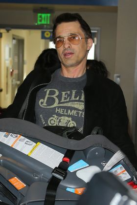 空港職員をチャイルドシートで殴ったというオリヴィエ・マルティネス