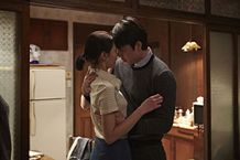 教授と生徒、禁断の恋が展開！激しい濡れ場が登場