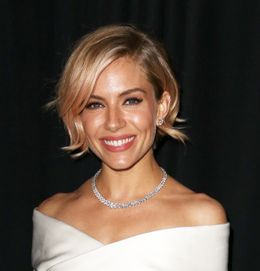 ブロードウェイ・ミュージカル「キャバレー」の主役を演じることとなったシエナ・ミラー