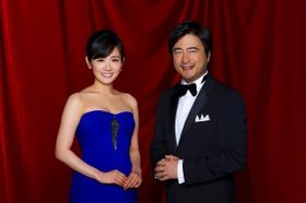 「生中継！第87回アカデミー賞授賞式」(WOWOW)で案内役を務めるジョン・カビラ(写真右)と高島彩(写真左)