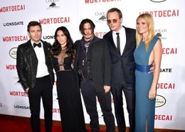 『チャーリー・モルデカイ』のLAプレミアに参加した豪華キャストたち