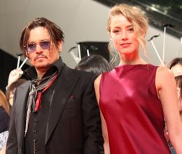 ジョニー・デップ、アンバー・ハードと登場！