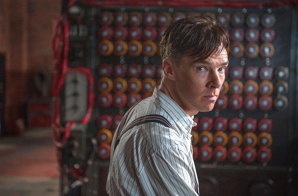 カンバーバッチは実在の天才数学者アラン・チューリングを演じる