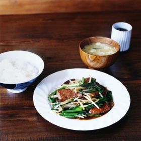 劇中に登場するレバニラ。レシピを参考にチャレンジしてみよう！